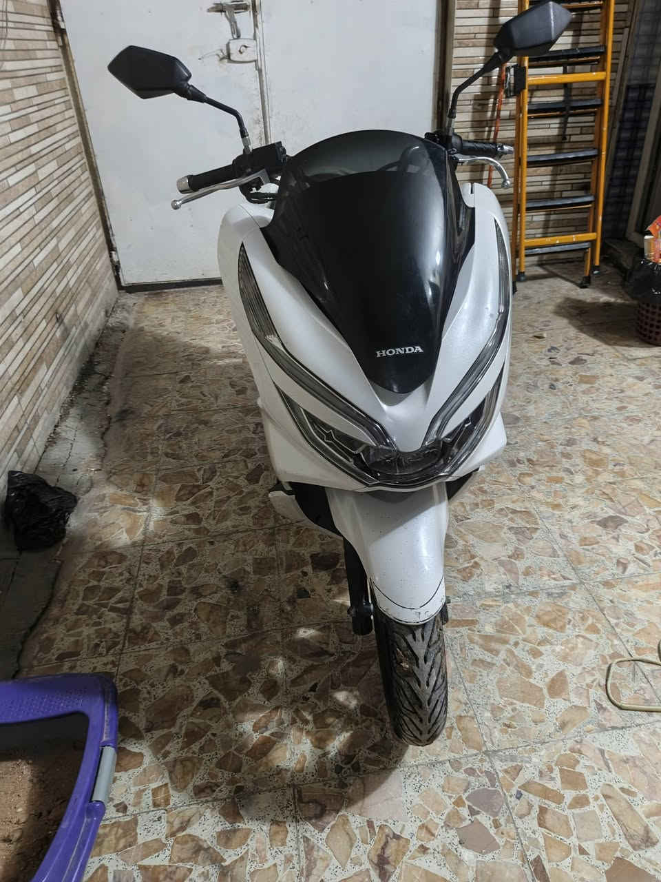 جيل الثالث ياباني مكينه كفرات كله اصليه ماشية ٣٨الف السعر قفل ١٥ مكاني بغداد ***********
