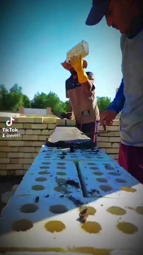 سلام عليكم خلفات بناء درجه اولى نشر قلب  شرط استلام مهندس متفرغ حاليا  شغل مستمر مو يوم ويوم )(*********** /***********
