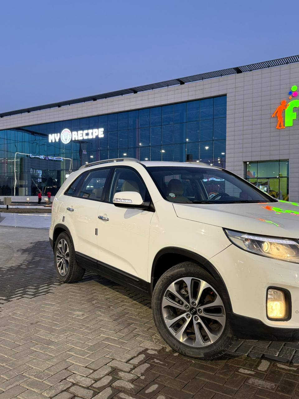 2015
4 سلندر2400 محرك دوش 
مكفولة من الصبغ 
بيها مكانات بارد وبيها تكحيل كارت بسيط 
محرك مفتوح كازكيت مبدل 
*********** 
***********
السعر ١٧٠ ورقة
