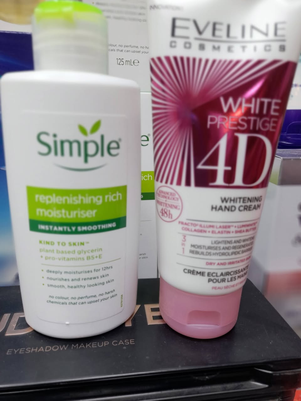 اللهم صلى على محمد وآل محمد
من تطلبين مرة راح تكرريها كل مره

ازياء زيزو
العنوان / ناحيه الوجيهيه/شارع الاطباء 
للتواصل/واتساب فقط /***********
