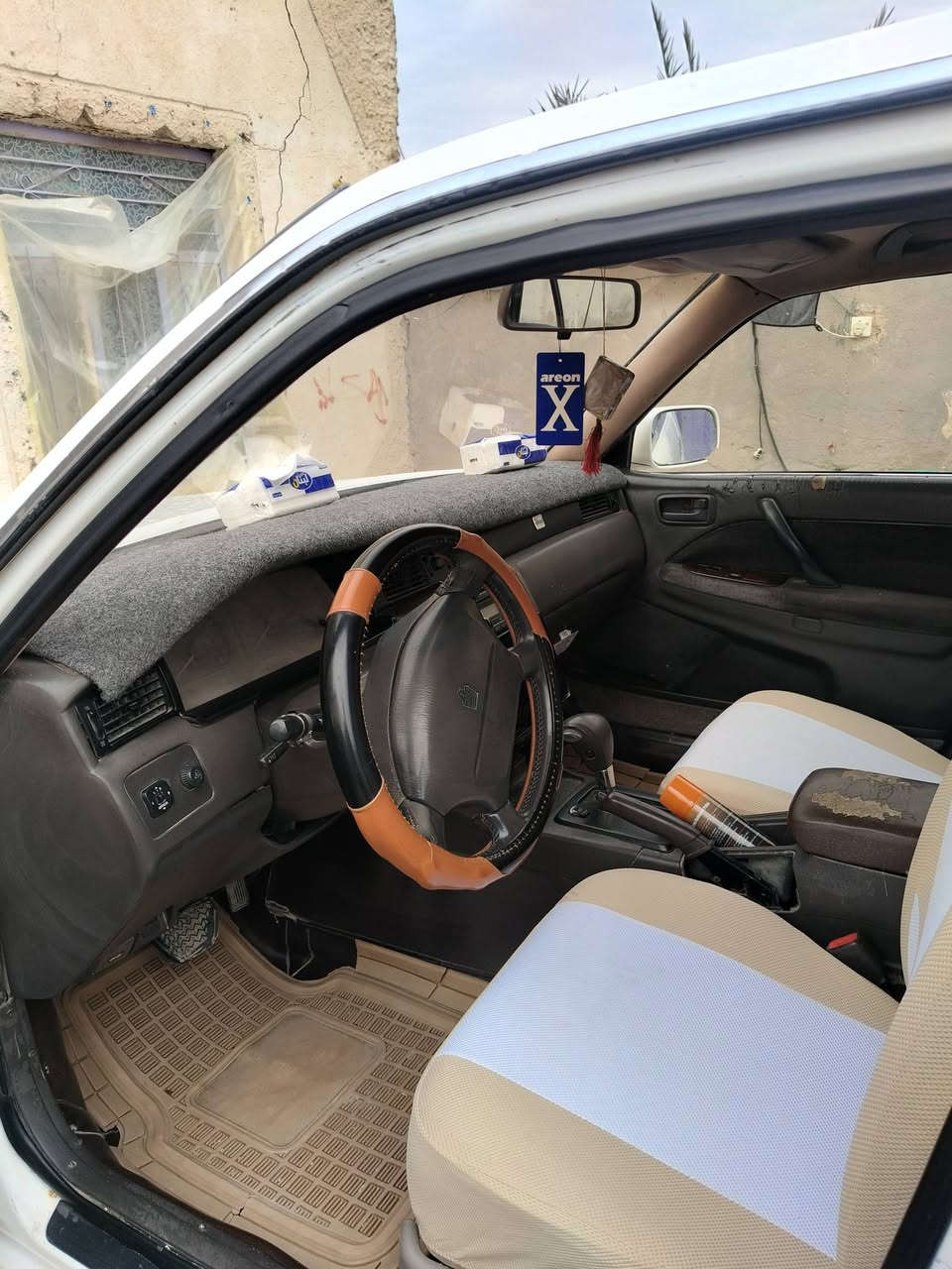 السلام عليكم سياره للبيع راس الثور ايسر بلاد سياره حلوه وكامله كير مكينه حداديه كهربائيات دواخل حلوه موديل 97 رقم بصر مشروع وطني باسمي مداور ثاني يوم مكان سياره الناصرية الغراف ***********
