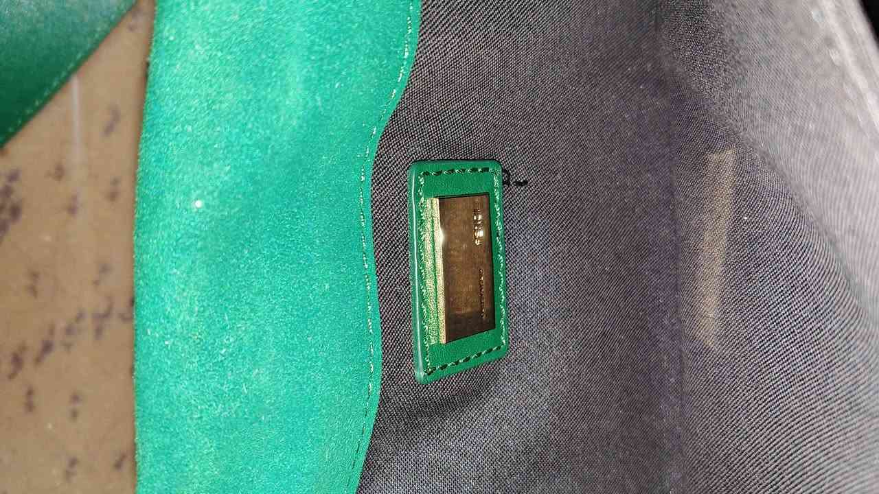 فندي اصلي


**إذا كنت صاحب هذا الإعلان وتريد حذفه لأي سبب، رجاءا أرسل رسالة إلى الدعم الفني**