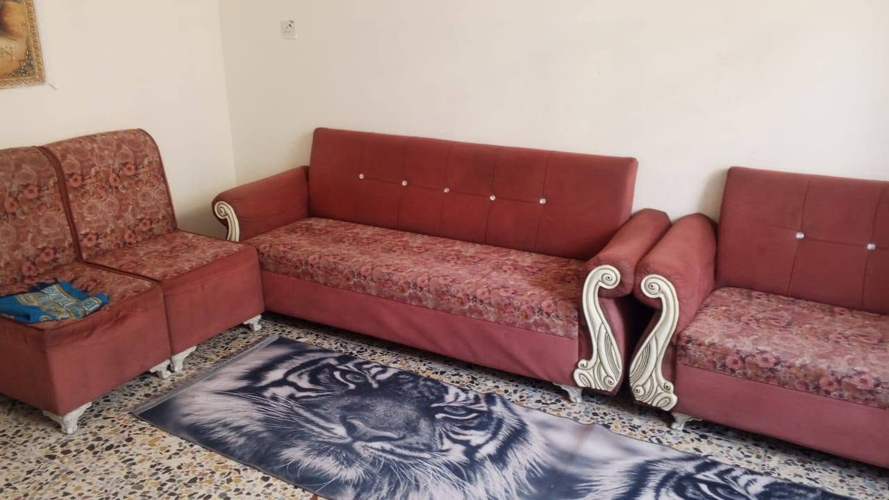 السلام عليكم غراض للبيع كاونتر ملحق مرمر مترين وثلااجه تجميد فول ونضيفه كلش ديوان سبع مقاعد  وطباخ وكنتور بابين مكلف بل نشر لحد يراسل لشراي هاذ رقم الولد العنوان بغداد شعب ***********
