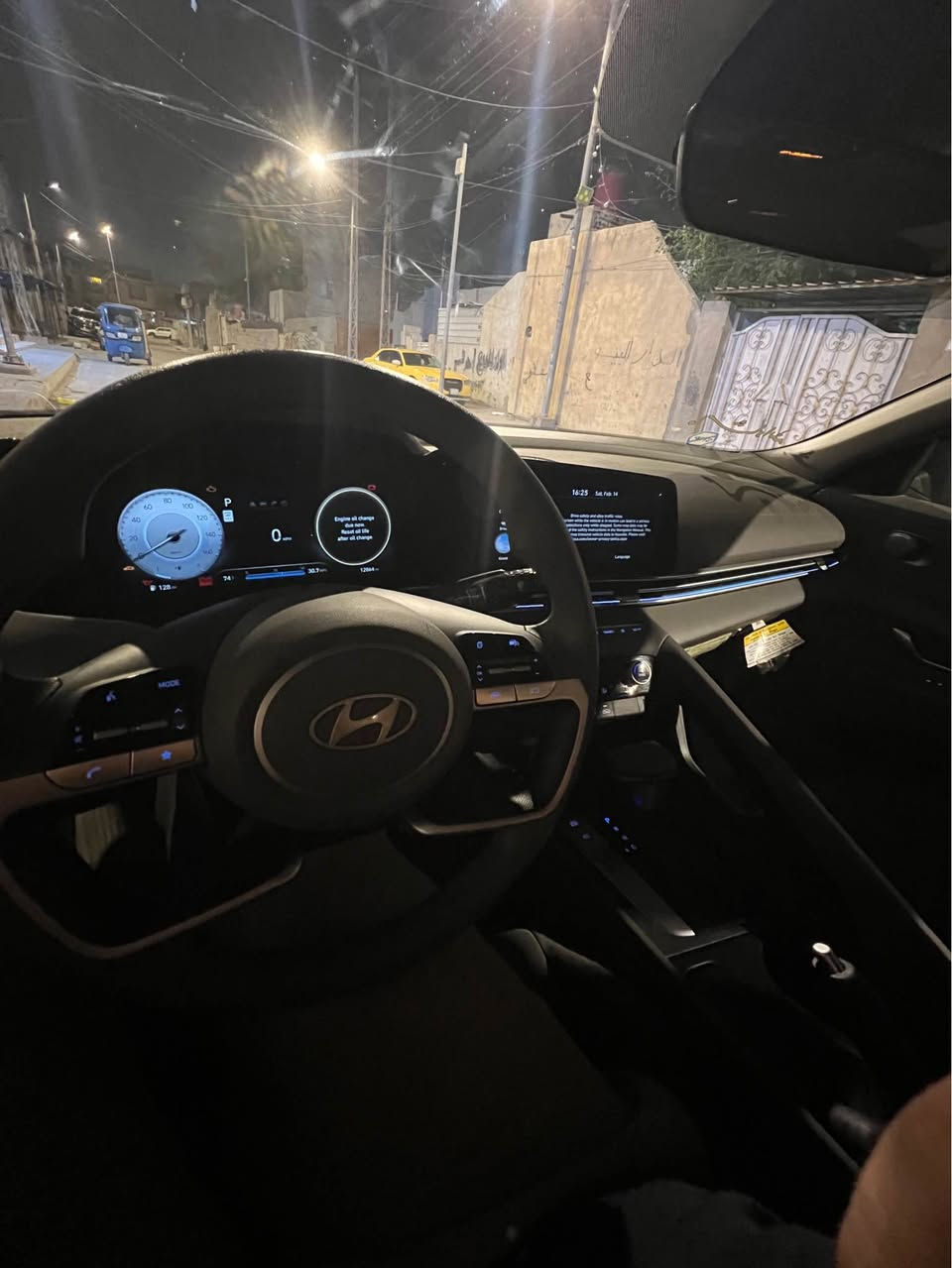 الانترة 2024 لون جويتي 
ماشة 12الف 
حرة  بسمي 
سيارة تسجيل جديدة ماصرلهة هواي 
حادثهة موضح ب الصورة 
باب تبديل +والثاني صبغ 
هذا رابط الحادث مالهة 
https://bid.cars/en/lot/0-40286945/2024-Hyundai-Elantra-KMHLM4DG6RU649657

(موصفاتهة )
بصمه
رادار امامي
رادار خلفي 
رادار جانبي
داخل رصاصي 
كشنات تدفئه
ثلاث انضمه 
نضام انزلاق
تحديد مسار 
توقف ذاتي
لد امامي 
لد خلفي 
لد داخلي ازرق
بعد بيها مواصفات  اكثر 
مكاني البصرة هاتف *********** السعر 175 البصرة, العراق
