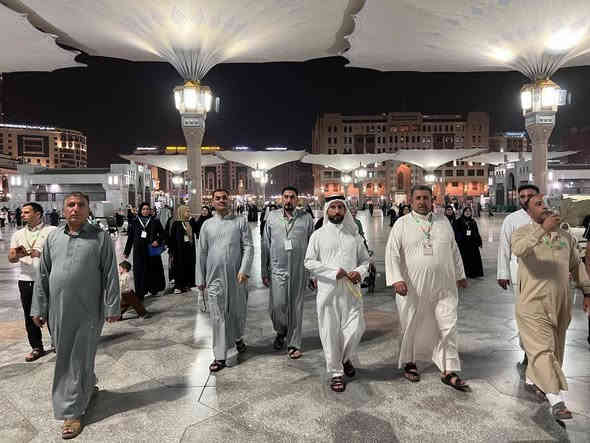 بسم الله وعلى بركة الله 

- يعلن مكتبنا مكتب الحاج عمر كامل الحياني عن عمرة نظام دفع كاش ونظام الاقساط بسعر (550$) ثابت للنظامين الكاش والاقساط .
- ويكون موعد الانطلاق يوم ١٢/٢٠ أن شاء الله تعالى فعلى الراغبين بالذهاب الإسراع في تسليم الجوازات لأن المقاعد محدودة .
- للاستفسار الاتصال على (***********  -   ***********) أو زيارة مكتبنا الكائن في شارع ١٧ تموز مقابل جامع محمد عارف .
