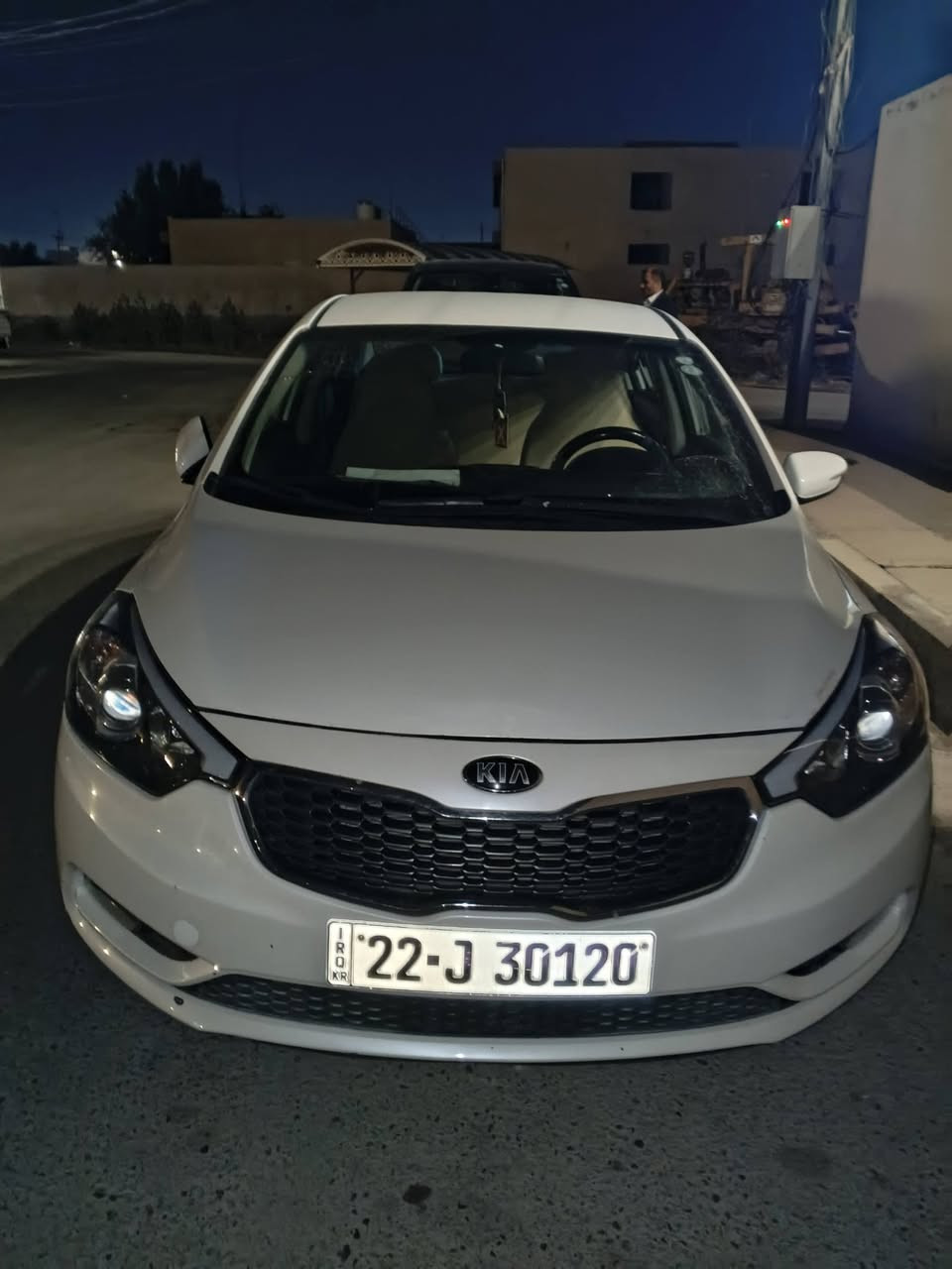 السلام عليكم ورحمة الله وبركاته 
اخوان للبيع سيراتو 2014 خليجي ابيض 
محرك 1600 بشرط
كير كفاله 
مري شفط 
اشاير بالمري 
تحكم ستيرن جهتين 
شاشه كار بلي كامره دواره 
سنتر لك 
رقم اربيل باسمي تريد تحويل او وكاله حاضر 
هزه تنتهي 2029 
السيارة عليها تخم تاير جديد صدر امامي خلفي قبل 3 إيان مبدله نوزلات بلكات فيت بم جدد سويتلها ادامه كامله 
السياره بيها صبغ 3 قطع بجهت راكب و جهت السايق بيها اقل شبر 
السعر 102وبيها مجال بسيط 
للاستفسار ***********
