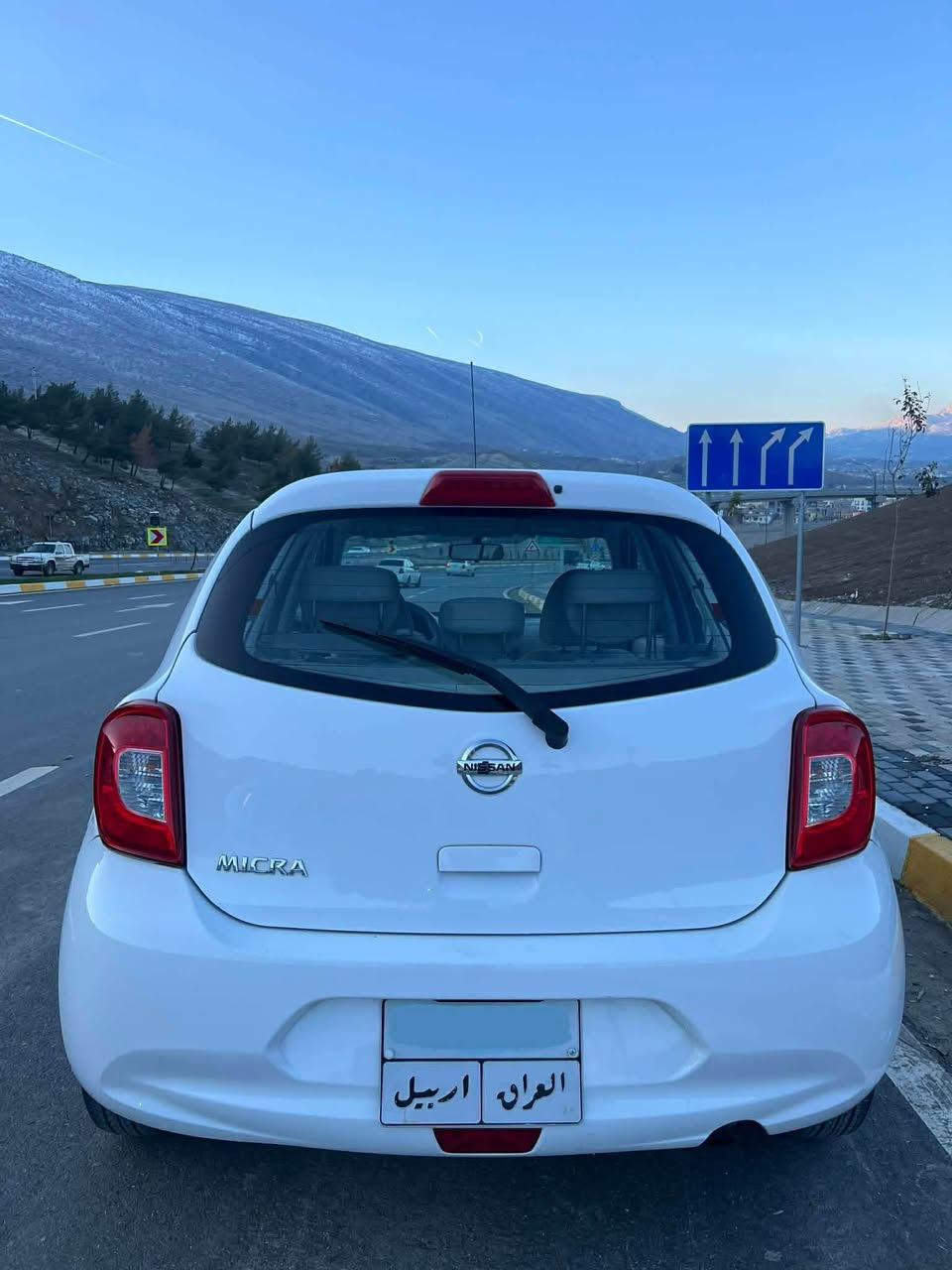 نیسان میکرا 2020 
مواسەفات خلیجی گێر ئۆتۆماتیک
سەیارەکە سفری هەولێرە
تەنها 62 هەزار رۆیشتوە
سنە وی تازە بەسەرچوە
هیچ مەسرەفێکی تێدانیە
تەقەو ڕەقەی بەشەرت 

سعر ١١١ وەرەقە

هیچی نییە دەعامی بۆ دەعامی بە شەرتە
گێر و مەکیەنە و تحویل بە شەرت

ژمارەی خاوەنی سەیارە ☎️
*********** شقلاوة, أربيل
