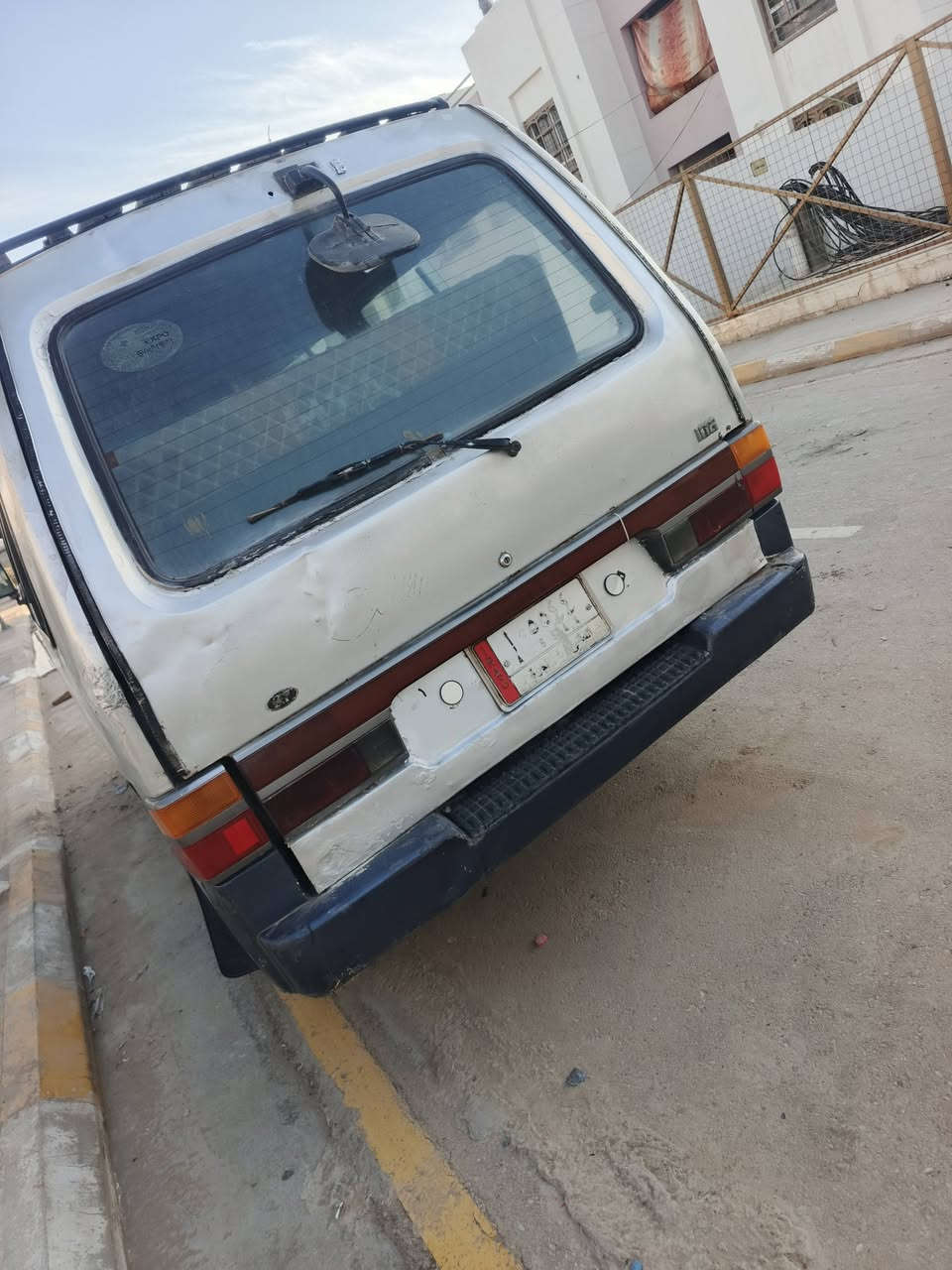 بستا 93 تحويل ثاني يوم سنويه لل28 مصفره هيئه مرور  بلاديه جاهزه من كلشي كهربائيات شواصي نضيفه بلاديه سعره 38 وبيه مجال مكاني ديوانيه ***********
