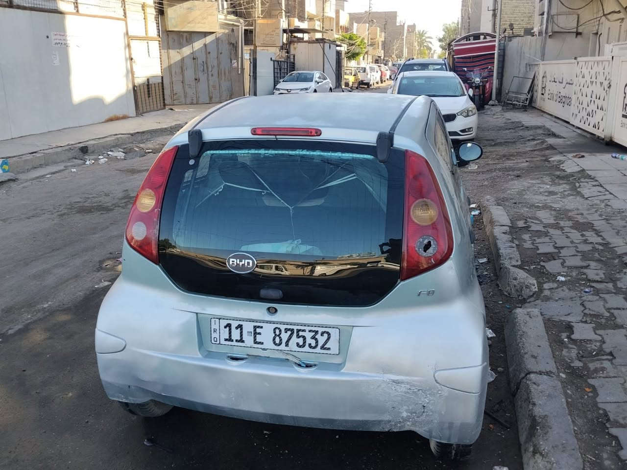 السلام عليكم
BYD f0 موديل 2012
مكينه وكير خير من الله بلادي سياره بدون ضربه وبدون حادث بيها سونار بس فقط خياسات مصلحه ومثل ما موضح بلصور تبريد جان يشتغل بس انزرف الراديتر مال تبريد يرادله تبديل
 رقم جديد هزه جديده سنويه بأسمي ماشيه ١٦٠ 
رايدها ب ٢٩ وبيها مجال عنوان البياع
*********** واتساب متوفر
