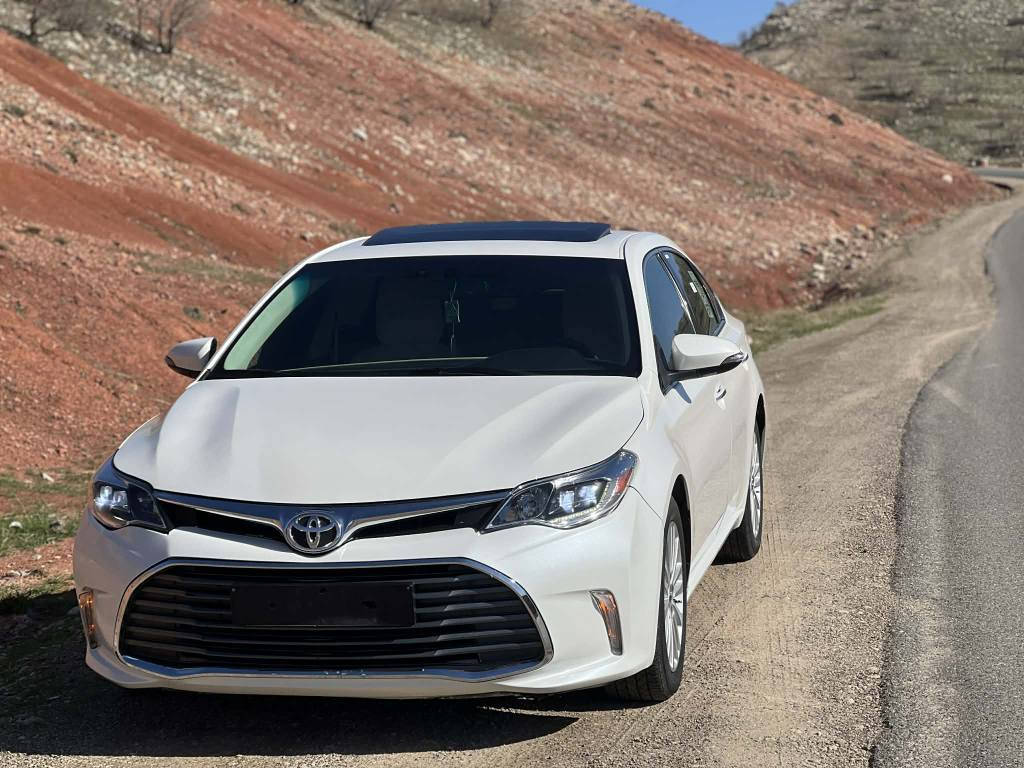 تۆیۆتا ئەڤەلۆن 2013 فوول مواسەفات lmited
ناو زەرد و جلد بەصمە و سڵایدو   پەردە و کامێراهەردووکوشن سارد و گەرم  و کوشن خەزن سێ مۆدی لێخوڕینی هەیە (eco,normal,sport)
پێش و دوای حاسە شەغال جامەکان کراوەبێ خۆی هەڵی ئەداتەوە زۆر مواسفاتی تر  چوارتایەی toyoلۆکی لەسەرە کامل سێرڤس کراوە 
سەیارەکە هەیکەلی زۆر جوانە  ناودەری بەپاکی ماوەتەوە 210هەزاری حەقیقی ڕۆیشتووە  پارچەو پەڵەیەکی بۆیاخە قرچێکی کەمی پێشەوەی هەیە بێ ئارباک سەنەوی بەسەرچووە بەناوی خۆمەوەیە سعری 175گەڵاو مامەڵەیەکی کەم 
شوێن دوکانی سیاحی 
ژم  
‎***********
*********** دخان, السليمانية
