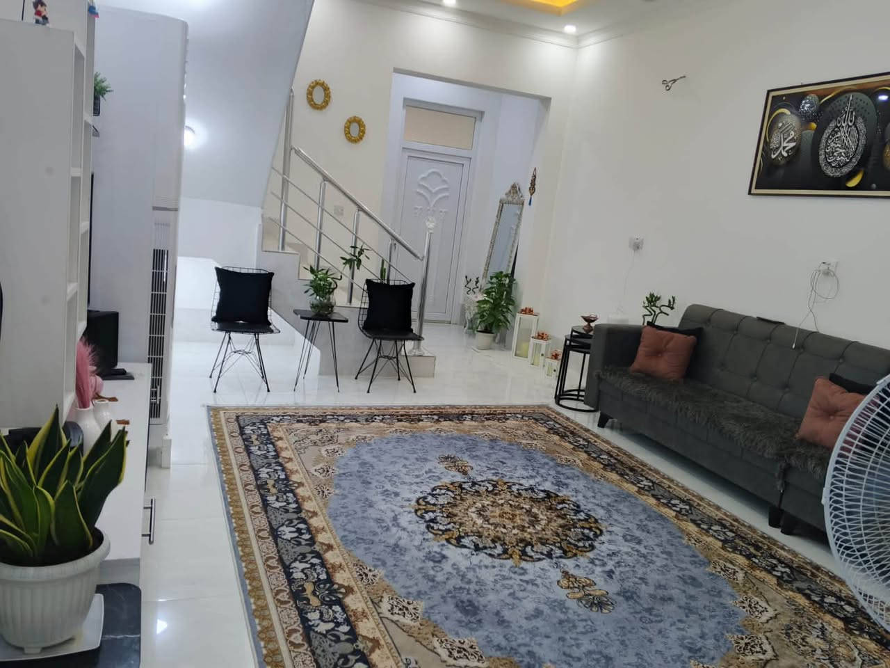 #اعلان
دار للبيع مساحة 125متر طابقين 

#مواصفات طابق الارضي غرفة نوم وصالة استقبال مطبغ كراج صحيات طابق الثاني غرفتين نوم وصالة صحيات بناء حديث

#الجنس العقار طابو صرف 

#العنوان ديالى خانقين حي موظفين خلف مدرسة الاخاء 

#السعر 35مليون مقدمه 38مليون مطلوب الاسكان شهريه

#اتصال مكتب علي الوندي للعقارات ومقاولات 

***********
