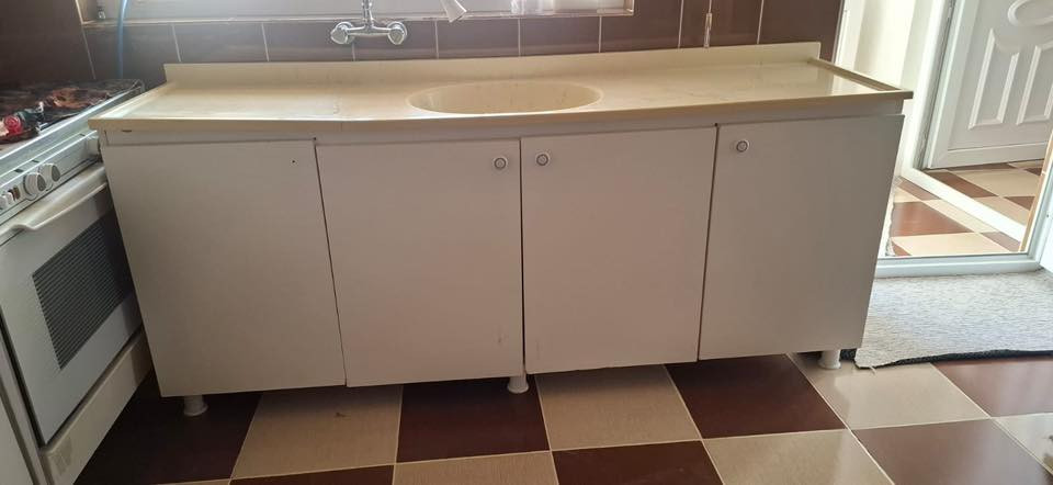 كاونتر خشب تركي مستخدم اخو الجديد
جوكر هم كله قطع 
قياسه العمق 55سم
مترين ونص الكاونتر
والسنك مترين
سعره 650
توصيل مجاني من السليمانية لبغداد وديالى وصلاح الدين وكركوك 
***********
اتصال واتساب
