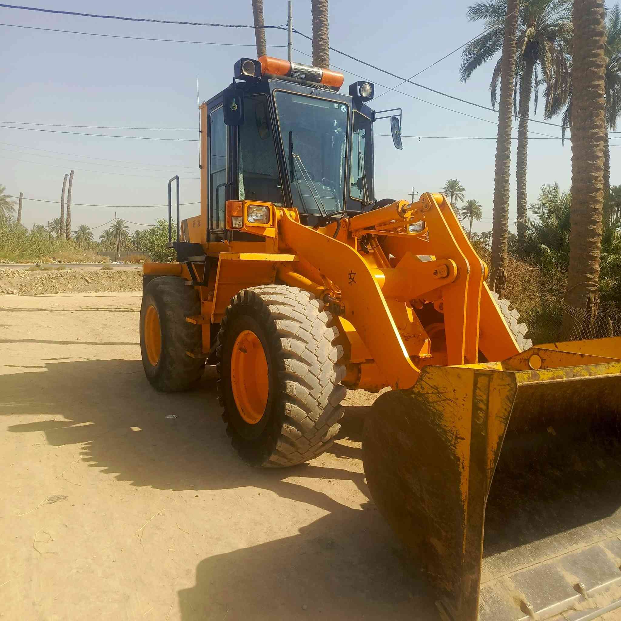 شفل كوماتسو100 للبيع دخول جديد مكينه ٦ كفاله سعر ٣٣٥ ***********
