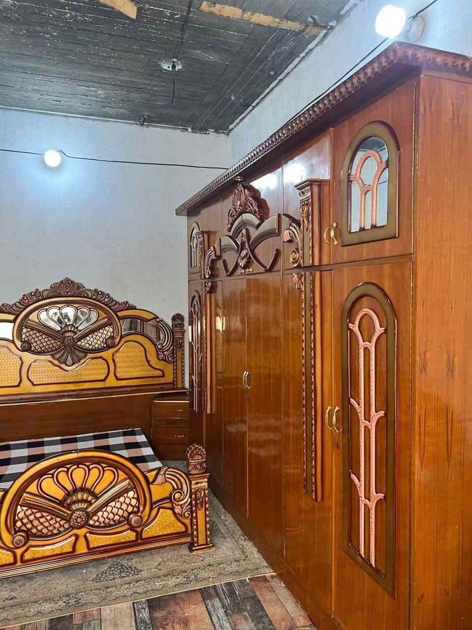 700غرفه ست ابواب ملحق صاج داخل وخارج تسكام فول نضافه مال عرسان بغداد الحسينيه مال  وعندي توصيل ***********
