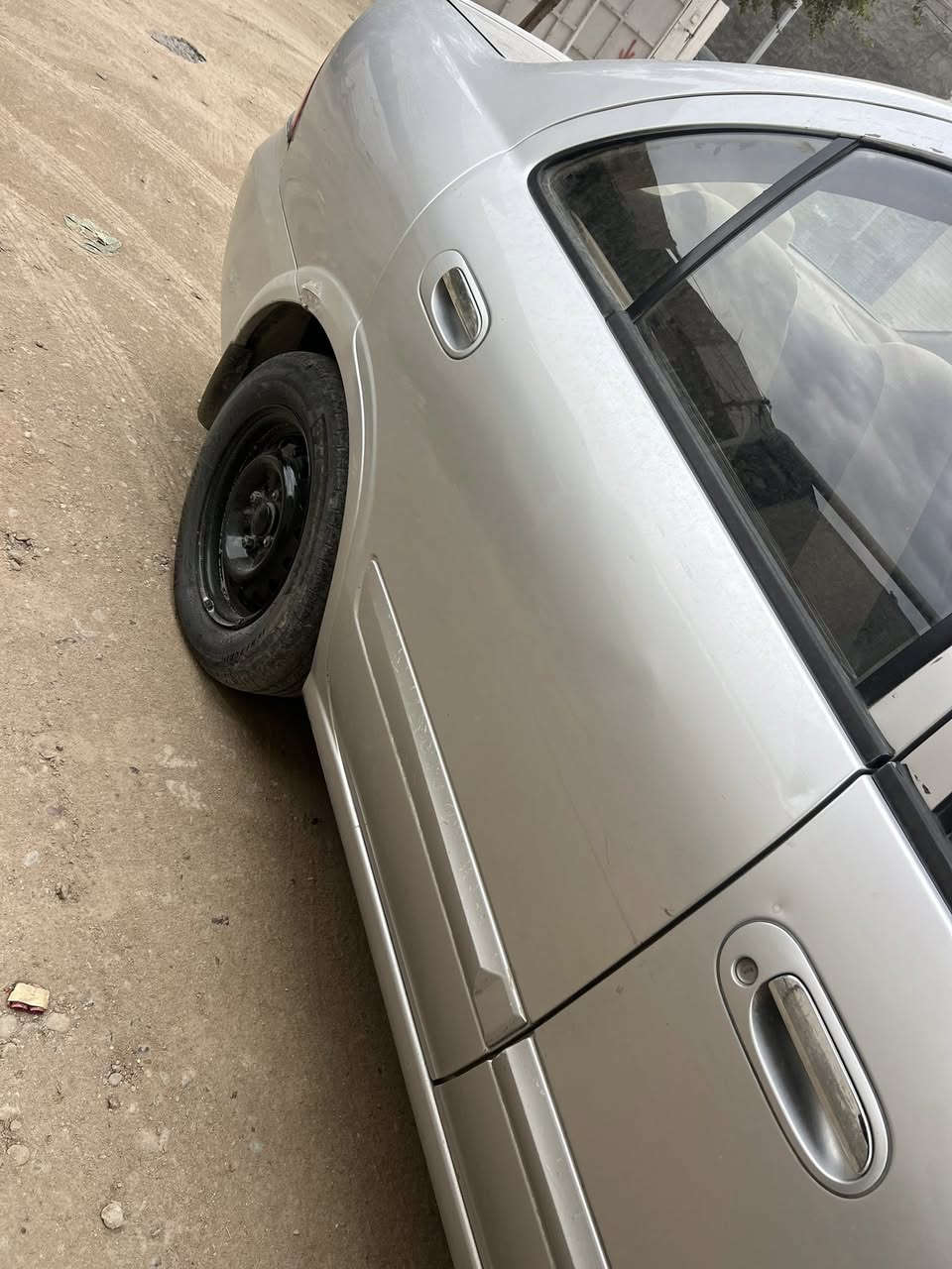 السلام عليكم / للبيع فقط نيسان سني موديل 2012 مكفوله فقط دعاميات وهلال خلفي صبغ اثر خياس وبيهة بارد بقبق الصندوك السياره رقم بغداد بأسمي السعر 92 وبيهة مجال 
للاستفسار // *********** مكان السياره بغداد / جسر الغزالية
