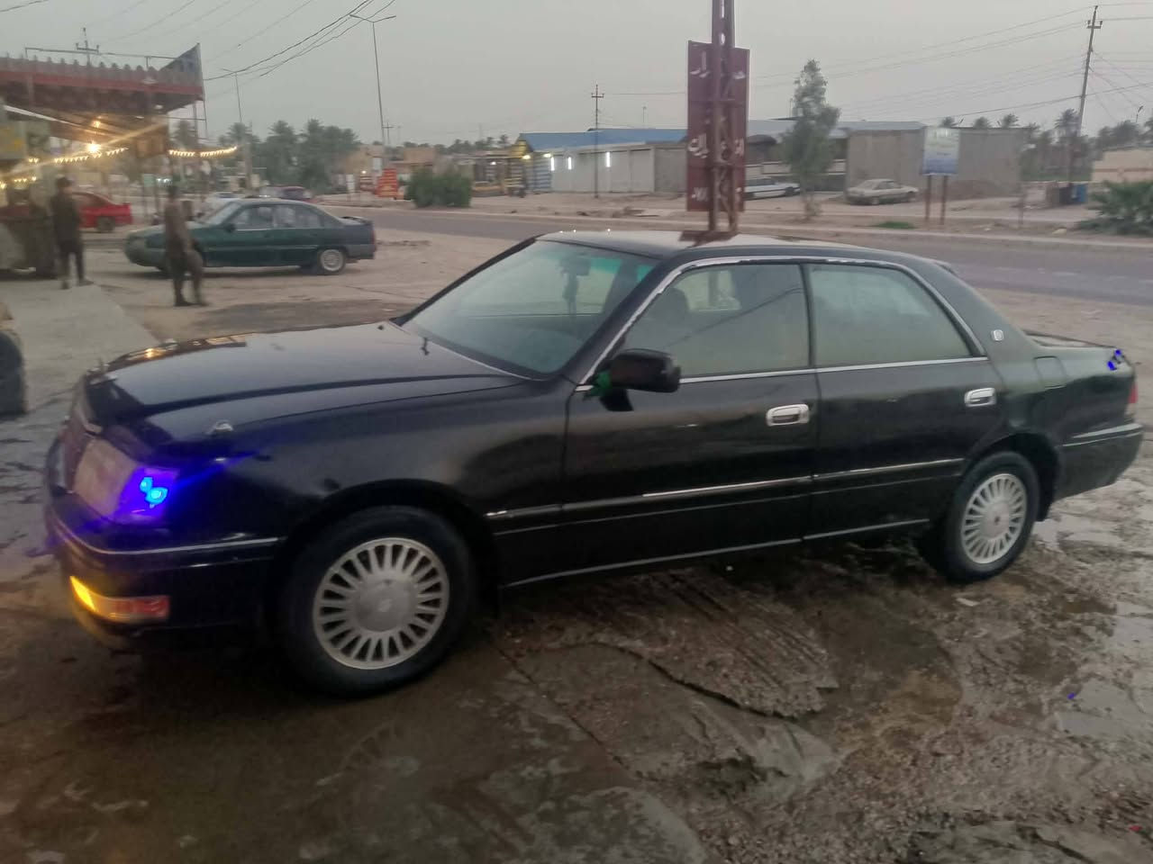 السلام عليكم
راس الثور فلات للبيع موديل 97
رقم أنبار بسمي سنويه لل 30
كير مكينه 3000فيشه وبطل اسود خير من الله 
تبريد كهربائيات كلهه شغاله مكفوله كص ونقل جثه وضربه السعر 74 وبيهه مجال مكان سياره الديوانيه قضاء غماس للأستفسار الاتصال ع رقم ***********.
