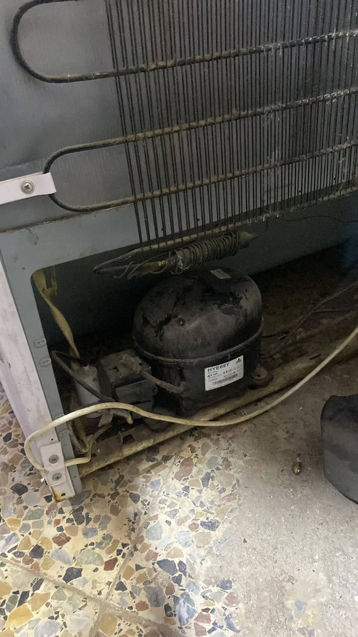 ثلاجه البيع مستعمل ماطور جديد 
السعر ١٠٠ 
الرقم ***********”
