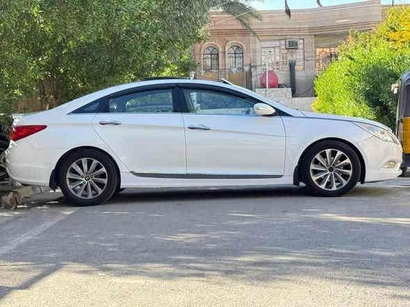 سوناتا 2011 خليجي محرك 2400 دوش
رقم بغداد مشروع وطني

فتحة سقف بانوراما
تحكم ستيرن جهتين
مري شفط واشاير بالمري
كامرا دواره 
شاشه 
قطعتين تبريد
ايكو وعادي
كير محرك صدر تبريد مكفول
مكانها بغداد

الاتصال ***********

السعر 117 وبيها مجال بغداد
