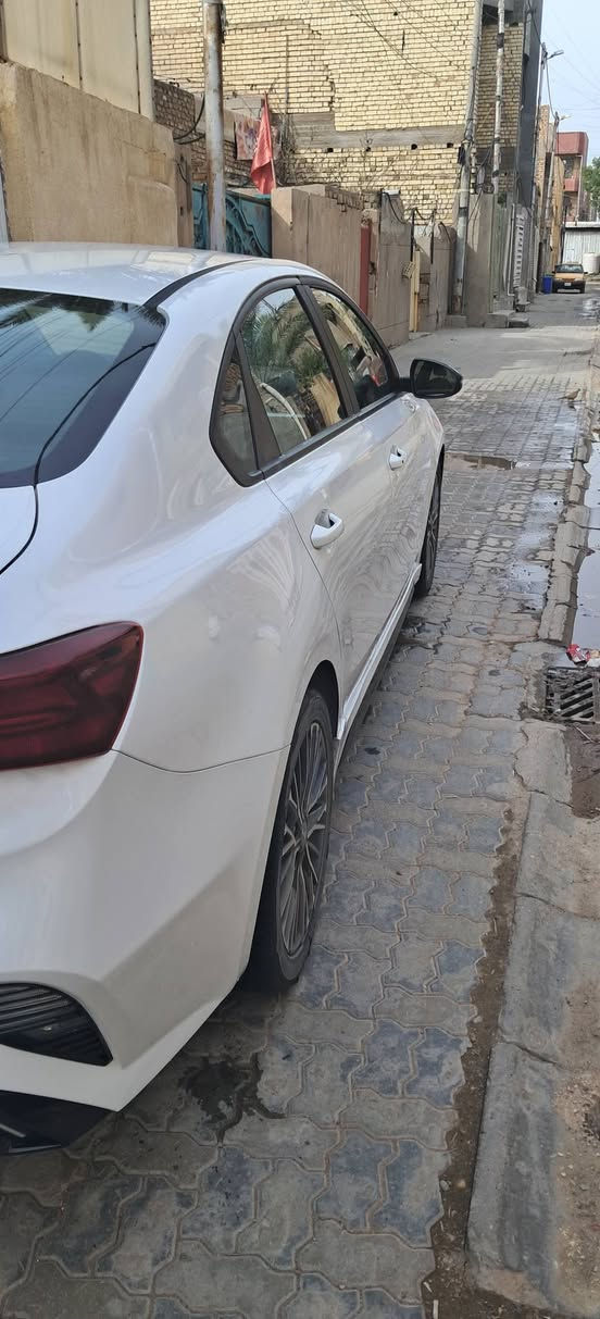 فورتي موديل ٢٠٢٤ جيتي لاين مكينه ٢٠٠٠ دوش دهن ومي الشركه
 صور الحادث مرفقه مع صور التصليح درجه اولى 
المواصفات كلشي بيها عدا الفتحه وتبريد قطعتين مابيها 
ماشيه ١٩٧٠٠ كيلو كيلو
سعر ١٨٠ بي مجال هواي للشراي صدك
***********
والله يرزق الجميع
