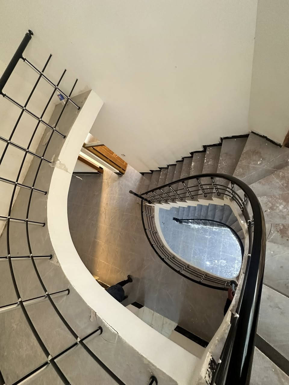 بيت للأيجار كاطون الرحمة شارع الصحفية قرب جامع الاقصى مساحة 240 
الطابق الاول : مكون من غرفة ومطبخ واستقبال وصحيات وكراج 
الطابق الثاني :مكون من 3 غرف وصحيات 
بناء حديث 
للستفسار الاتصال على الرقم ***********
