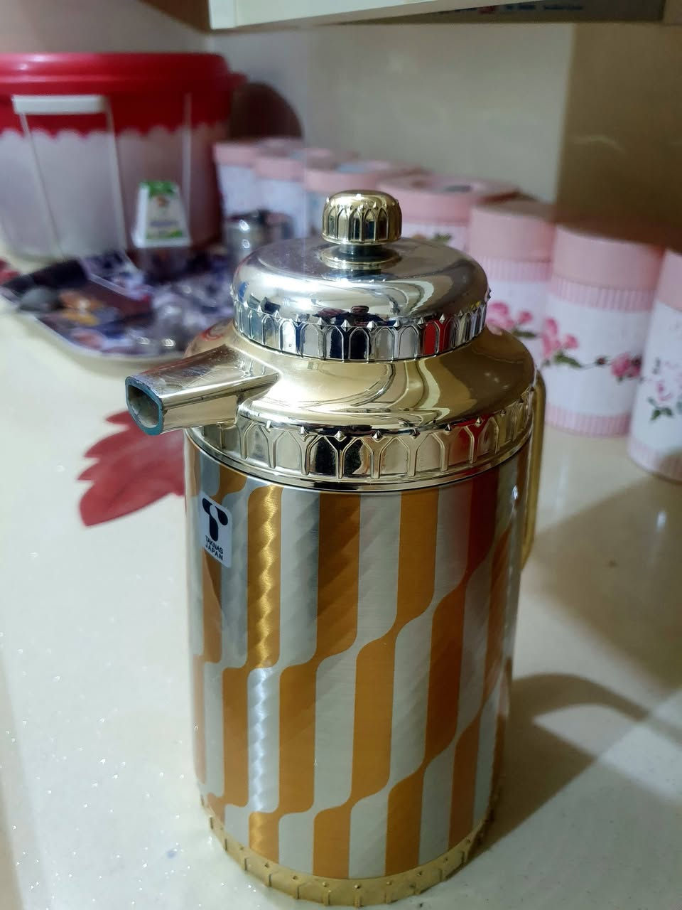 هذا ترمز للموظفات،  مال دوام 
صنع ياباني 
ضغط .  سعة 0.6 لتر 
حفظ حرارة مثالي


**إذا كنت صاحب هذا الإعلان وتريد حذفه لأي سبب، رجاءا أرسل رسالة إلى الدعم الفني**