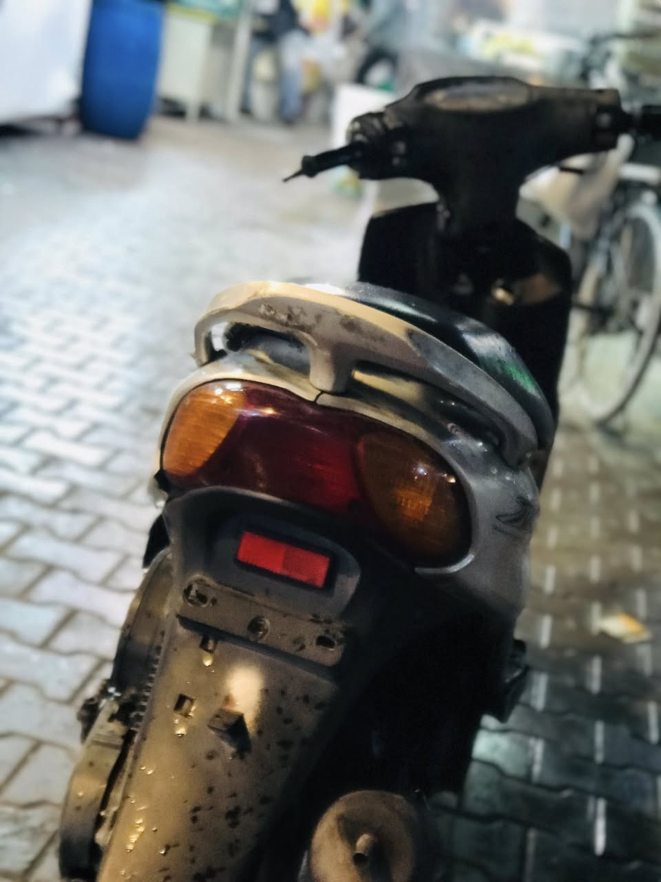 سلام عليكم
دراجه ماكس قجمه سرعه 120 فول نضافه 
ماكو اي نقص نكره سلف كله بلادي سعر 450 بيه مجال 
عنواني بغداد ***********
