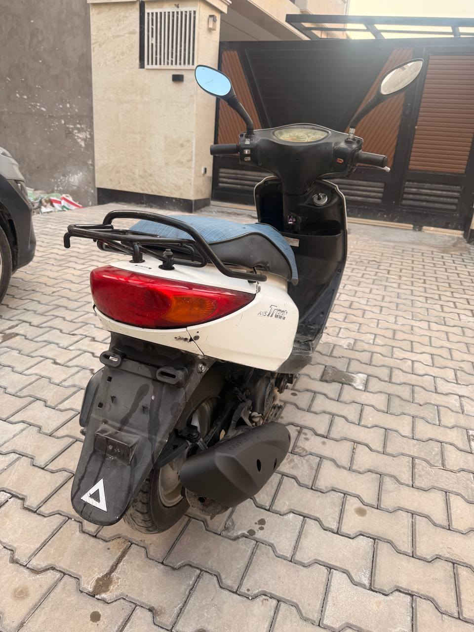 دراجة اكزز ياباني 140 شلعة معدل حلوات كيلومتر طوافة شغال 
مكينة لاتبخير لانضوح جيب فيتر وافحص
دبلات امامي خلفي دسكات بنزات تايرات كلة جدد
دراجة يرادلهة ترتيبات بسيطة 
السعر 625 وبيهة شي بسيط 
شراي يتصل ***********
