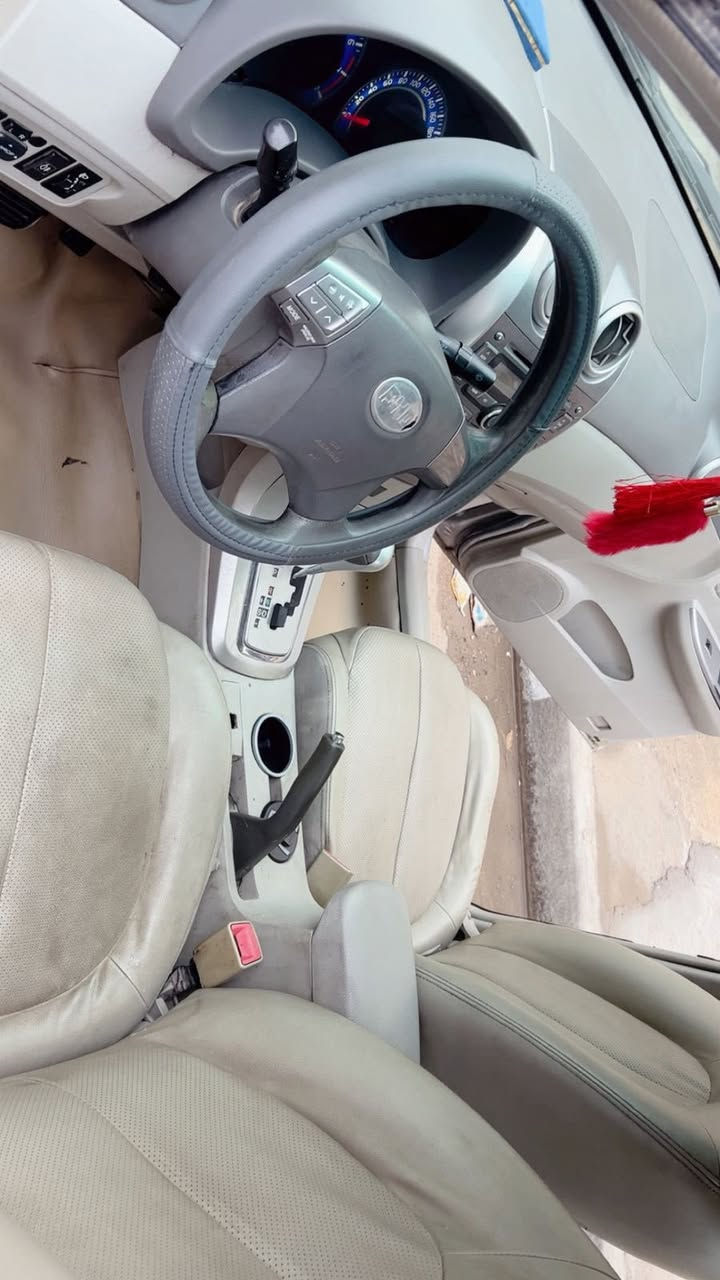 سلام عليكم بي واي دي مديل 16 سياره جاهزه  مابيه نقص بس كير ايبوش سياره مال بيت رقم انكليز تحويل  بيه جراد سياره  فول موصفات بصمه مكاني بغداد  سعر 55 وبيه مجال ***********
