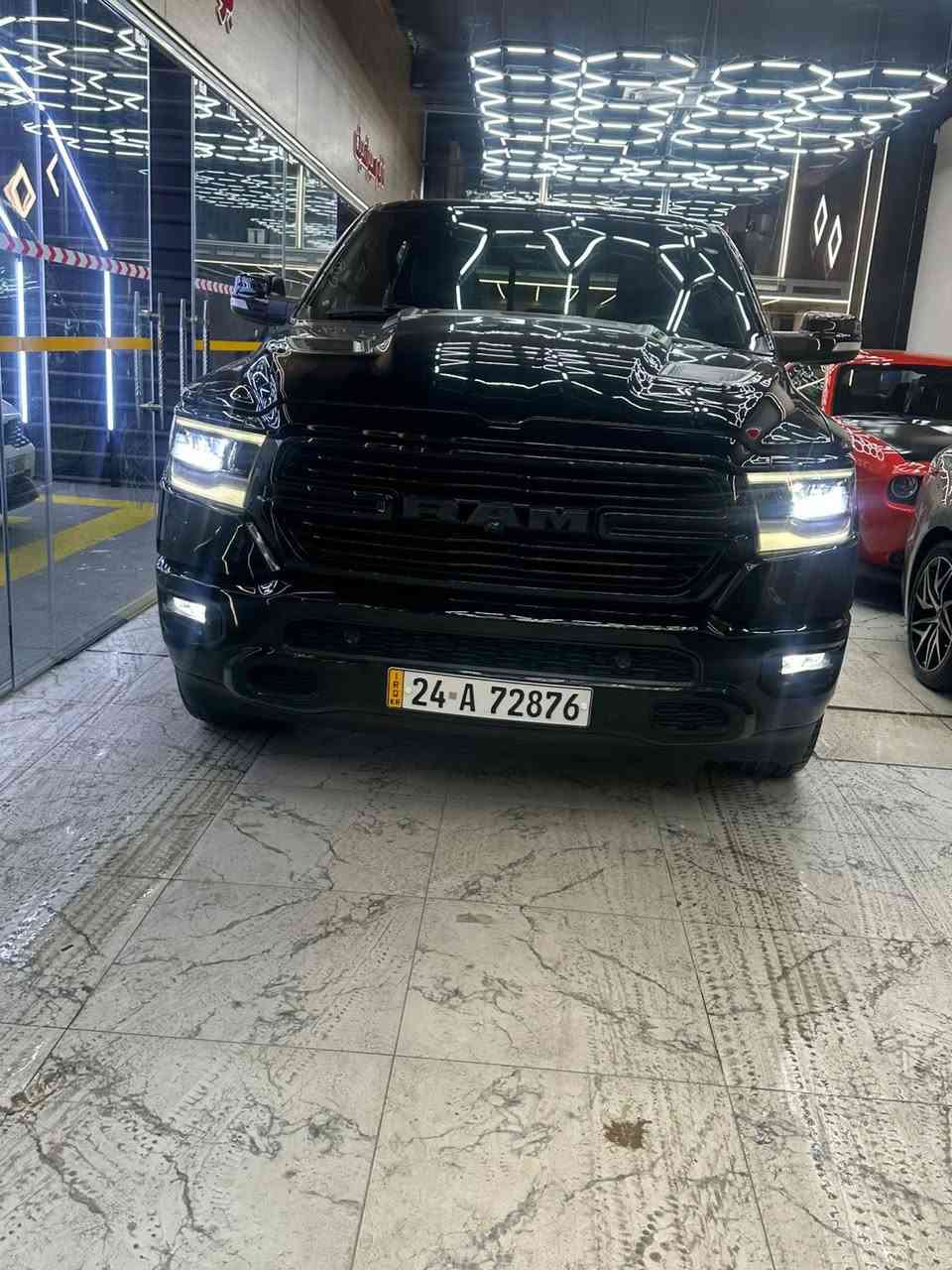 سلام عليكم دوج رام 
فئه سبورت بلاك اديشن 
واحد على واحد فول موصفات مكفوله كلين حته الدعاميات كفاله  على وضع الشركه السياره  برغي ما مفتوح بيها 
السياره ماشيه ١١٥ الف كم 
باب خلفي طويل بدي قصير 
سياره رقم دهوك بأسمنا تحويل مباشر 
ميحتاج اذكر الموصفات لان فول ماكو اعلى من هيج موصفات 
السياره متواجده بغداد  ابو غريب 
موديل ٢٠٢٠
السعر ٤ شدات وبيها مجال بسيط 
تفاصيل اكثر اتصال ع الرقم لان ممتواجد فيس 

0783 195 5500
