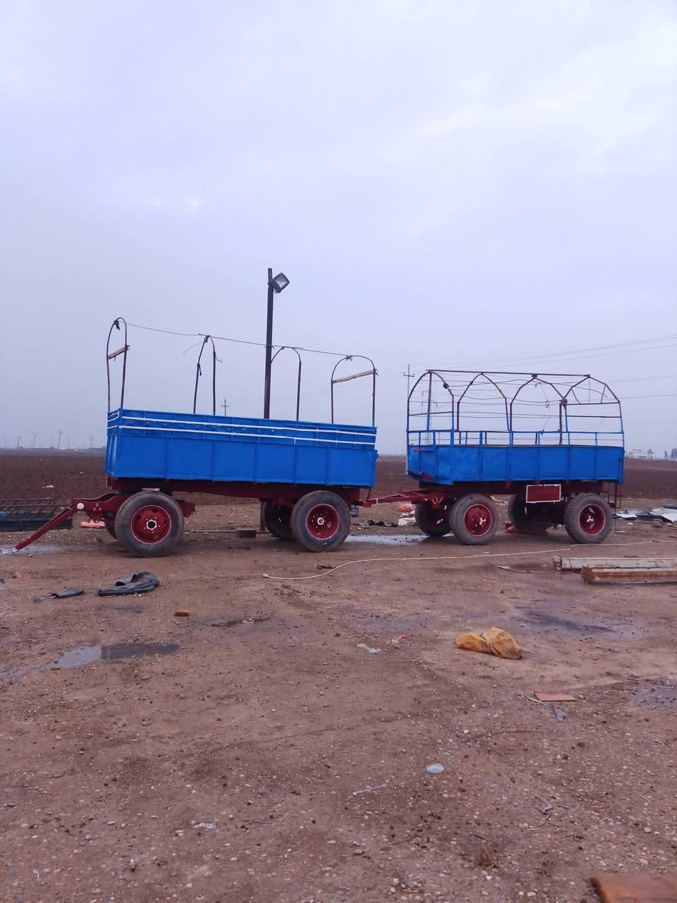 الولا طول 4 وربع. شاصي لوري صينية 90 تركي جديدة   تايرات 20 بدي نضيف كاملة اقواس 

 الثانية2طول 4 لاربع شاصي لوري صينية 90 تركي 

تايرات 20 لا خياس لا كسور

مكان موصل ربيعة مفرق تل حيال 

***********
