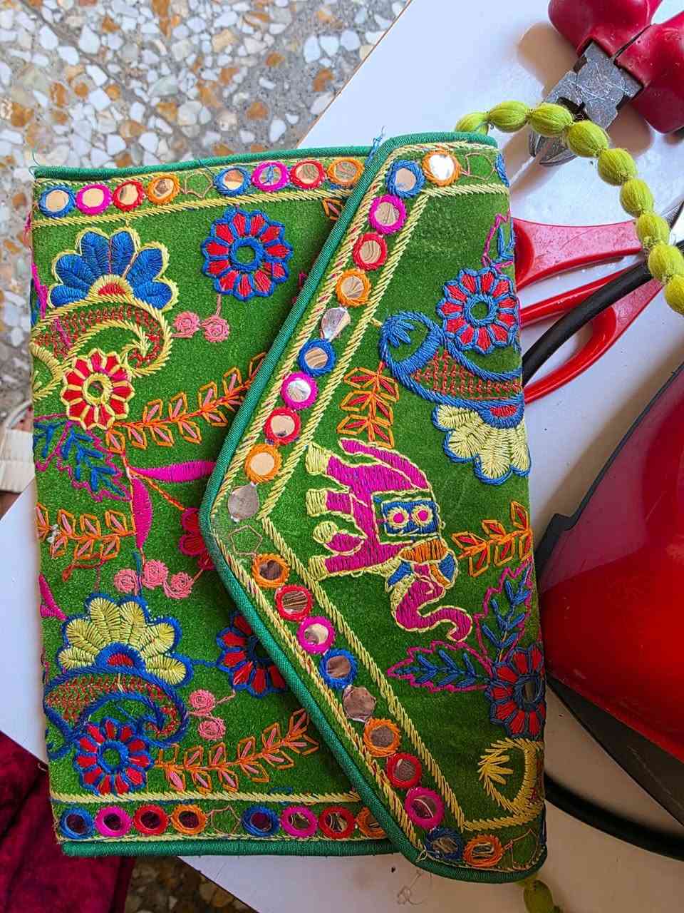 سلام عليكم حقائب ب اسعار جدا مناسبه والي ياخذ اكثر من قطعه اقلل سعر مكتن حي الجوادين اغلبها جديده


**إذا كنت صاحب هذا الإعلان وتريد حذفه لأي سبب، رجاءا أرسل رسالة إلى الدعم الفني**