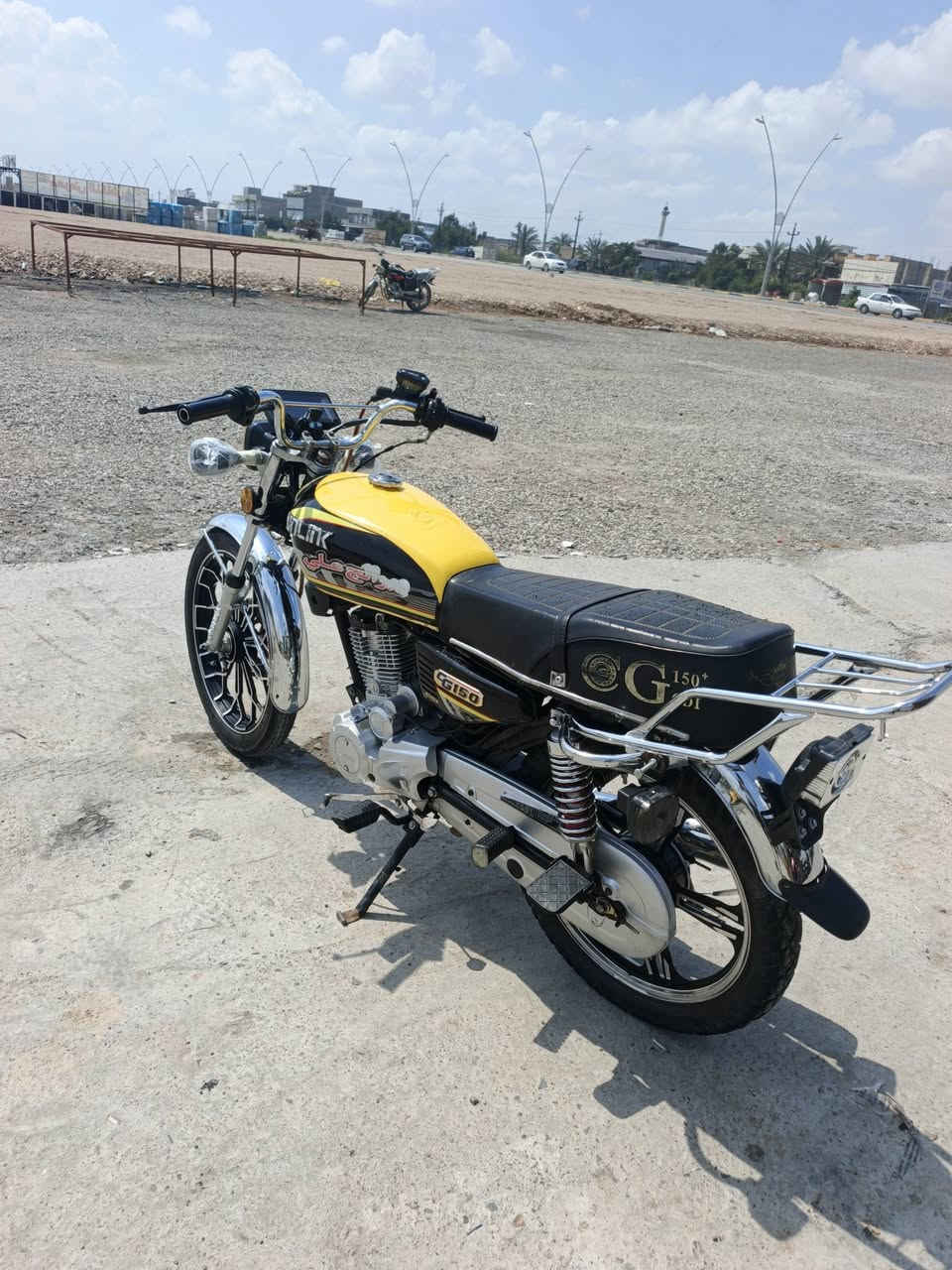 سلام عليكم سيفان للبيع موديل 24اوراق كاملة كهربايات شغالة سعر 625وبيهة مجال مكاني ديالئ هبهب ***********
