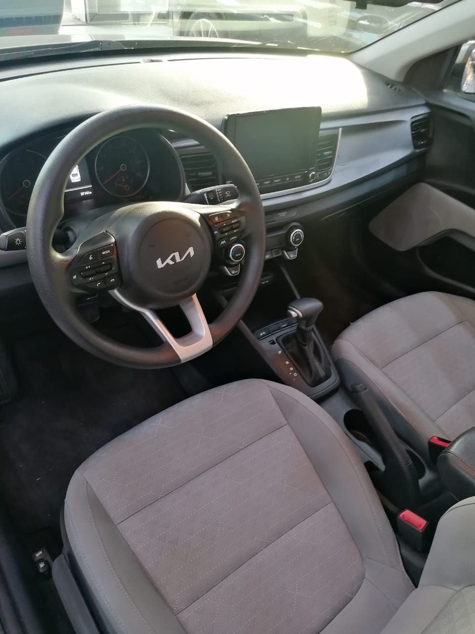 للبيع 
سيارة كيا ريو موديل 2023
محرك 16 دوش
ضرر باب اليسار خلف السايق
بيع نقد او فقد
مكان الموصل 
لتواصل
***********
***********
