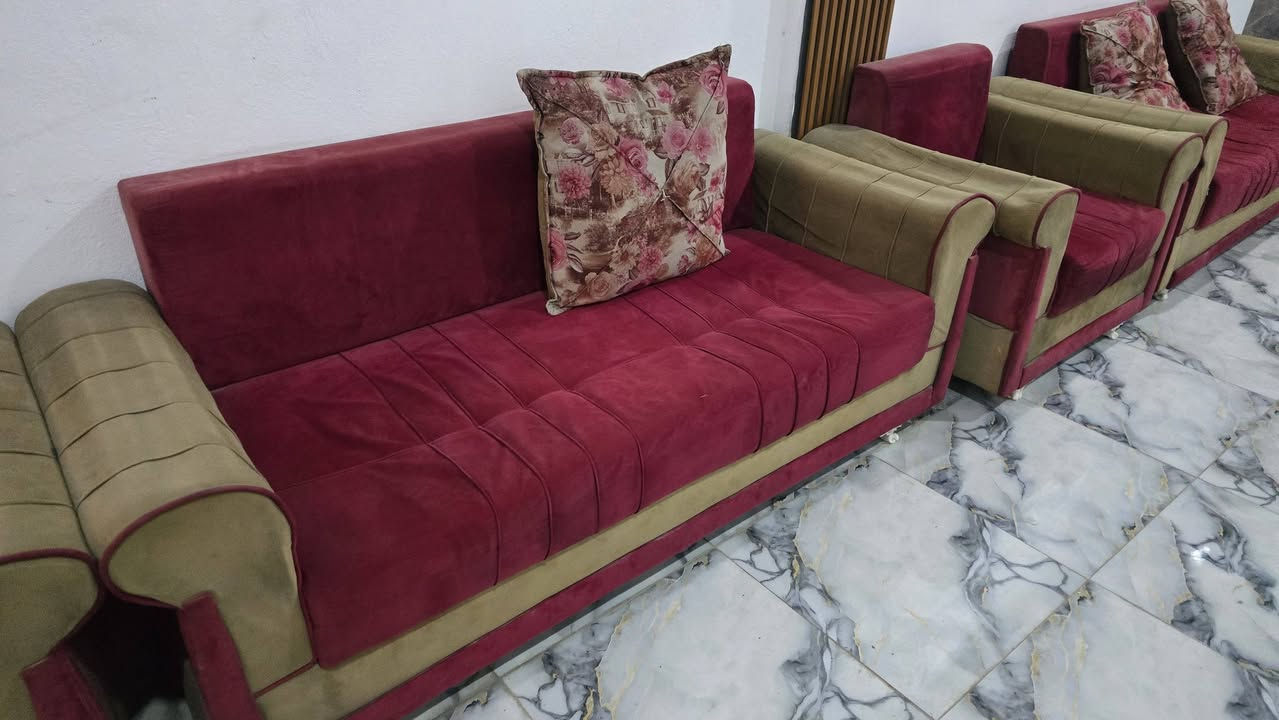 تخم للبيع مع كوشات كاملة سعره قفل 175 مكاني الحله قرب جامعة المستقبل *********** واتساب
