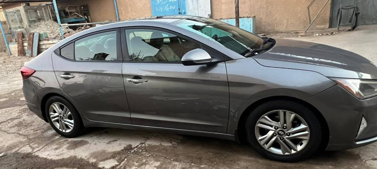 موديل2020 
بدون دواخل 
ماشيه 90 
السياره فول موصفات
مكينه ٢٠٠٠ دوش 
مواصفات
فتحت سقف  
شاشة كبيره 
كامره دواره 
رادارات جانبيه 
رادار امامي
رادار خلفي 
توقف ذاتي 
مانع انغلاق 
تحديد مسار 
مود درايف ثلاث انضمة قياده
ميحتاج تصرف عليها ولا سنت 
تبريد وصدر وباتري وتخم تاير كله جديد 
حادثه كلش حلو موجود ويا الصور 
تبديل باب السايق + جاملغ جهت السايق
لغد شاصي محرك كير مكفولات 
رقم اربيل تريد تحويل او وكاله  *********** سعرها 128 وبيهه مجال
