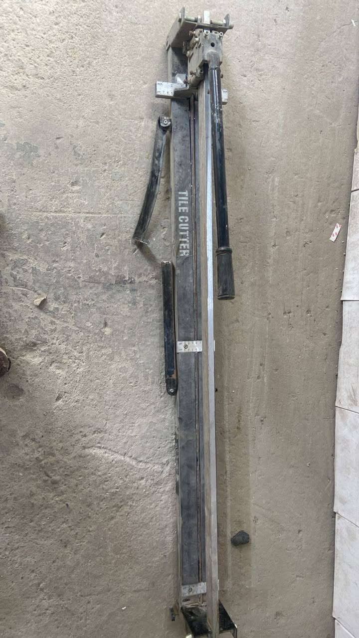 قاطعه سندويج كوري الاصلي شركه يلاجي ٨٥ ألف
مقص بورسلين سيراميك طول ١٢٠ السعر ٨٠ ألف بغداد (ساحه النصر) 
***********
