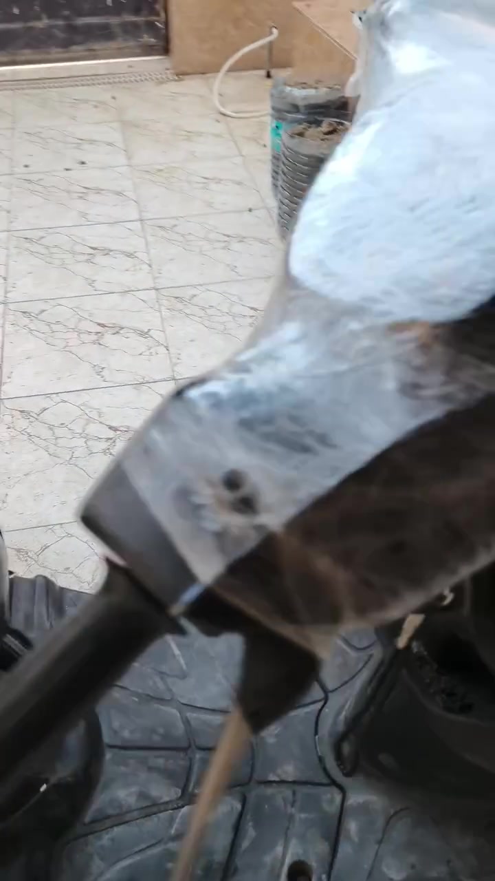 دراجه بيجي 9 زروف
نضيفه ومرتبة شوفت عينك بس عوزه صالنصه 
السعر 225 بيه مجال حك الجيه فقط
مكاني ناصرية مركز
واتساب ***********
