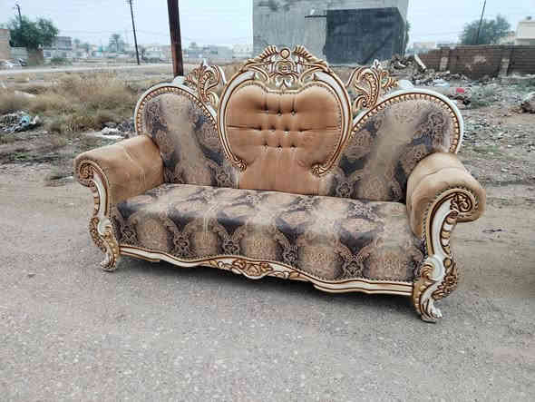 تخم ملكي للبيع ١٠ مقعد سعر ٣٠٠وبي مجال مكاني ديالى سيف سعد
***********
***********
