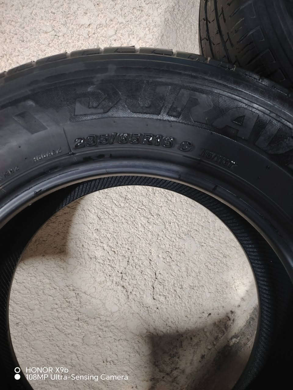 تخم تاير برجستون اصلي نص عمر المكان كماليه شارع الجامع رقمي ***********  السعر ١٥٠
