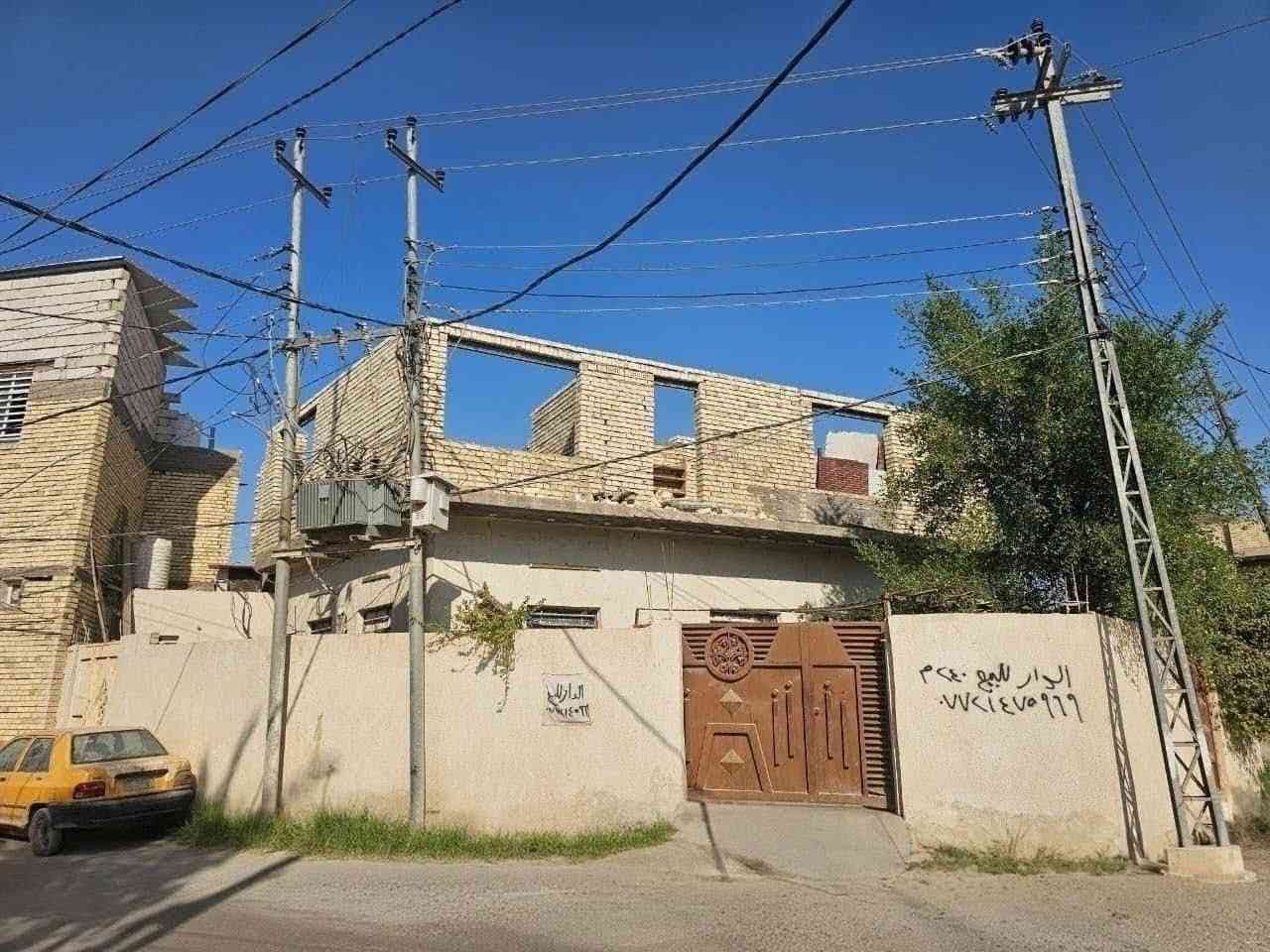 دار للبيع  بالكوفة قرب فلكة الدلال طابو زراعي ومعاملة طابو صرف كاملة 
السعر: علق ويوصلك السعر

طابقين الطابق الثاني واصل للسقف

ركنين على 3 شوارع 

مساحة البيت الكلية 240

180 بناء

31 دنكة كونكريت مسلح (بيت وسياج دنك)

اساس صب وسقف صب كونكريت وبناء طابوق

كهرباء بواري دفن شغل راقي جدا ومتعوب عليه

يحتوي البيت على:

الطابق الاول:

صالة كبيرة جدا

2 غرف

استقبال

مطبخ

حمام داخلي سيراميك وسقف الحمام صب كونكريت مسلح مع مخزن فوقه

حمام خارجي سيراميك سقف صب كونكريت مسلح

صالة

الطابق الثاني مبني للسقف

3 سويتات مع حماماتهن

الحديقة مزروعة ومثمرة ما شاء الله.

العنوان: الكوفة قرب فلكة الدلال.

***********

