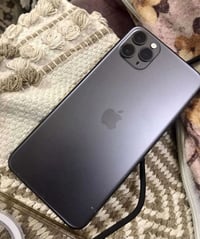 ايفون ١١ برو ماكس • ٢٥٦ • بطاريه ٩٥
