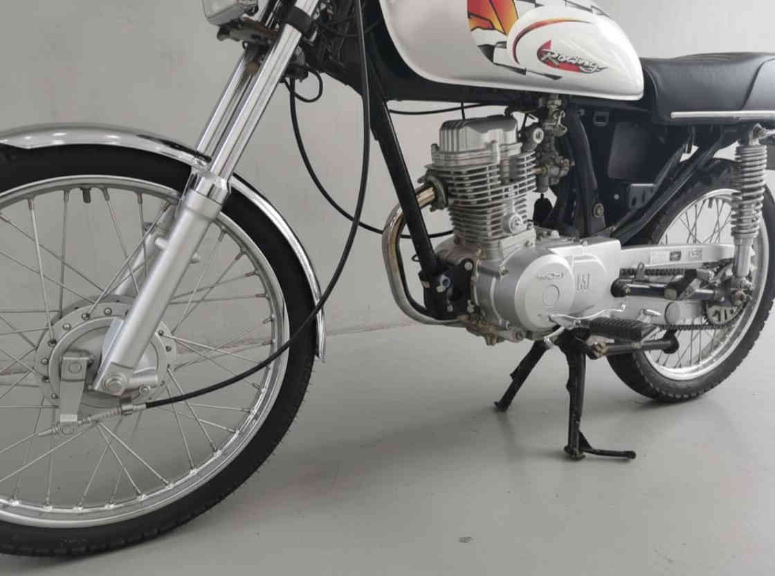 سلام عليكم دراجه ايرانيه للبيع مبدل بيها والفات فقط دراجه نظيفه الله شاهد سعرها 750 
اتصلو بهاذا الرقم ***********
