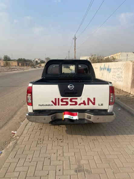 السلام عليكم نيسان نيفارة
للبيع سيارة موديل 2013 سيارة جديدة كاملة مكملة 
ماتذب ربع عليها كير ومكينة كفالة 
رقمها بغداد كهربائيات مري شفط شاشة حجم كبير
تخم تأير جديد داخل يخبل جديد لون احمر ماروني
كير اوتوماتيك
العنوان بغداد البياع البيع المباشر 
رقم ***********
