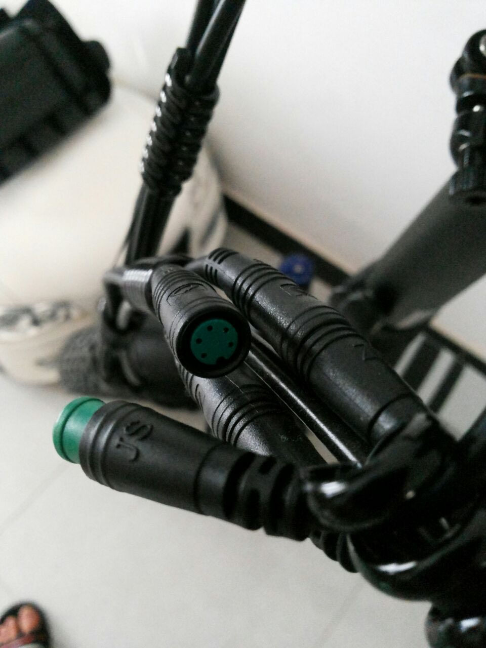 للبيع دراجة شحن ماركة اوربية BICI ELETRIC استيراد خاص.
الحالة جديدة ابيعها كمستعملة.. الدراجة شاصيها عالي تناسب طوال القامة من 175 سم فما فوق.
نسبة نظافة الدراجة 85%
بطارية ليثيوم خلايا 12.5AH 18650
المدى الفعال يصل الى 30-60 كلم السرعة القصوى تصل الى 53 كلم بالساعة تاير 20 انج فات
ابيع بسعر 765 الف دينار
ملاحظة سعر الدراجة من الشركة 15 ورقة.
مكاني ديالى بعقوبة 
 موقع الشركة للتاكد :

https://bicieletric.com/bici-hammer


**إذا كنت صاحب هذا الإعلان وتريد حذفه لأي سبب، رجاءا أرسل رسالة إلى الدعم الفني**