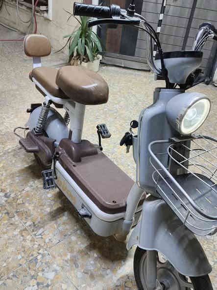 سلام عليكم دراجه شحن للبيع شغاله كلشي ماناقصه شي رقمي للتواصل الاستفسار  *********** مكاني البياع حي التراث
