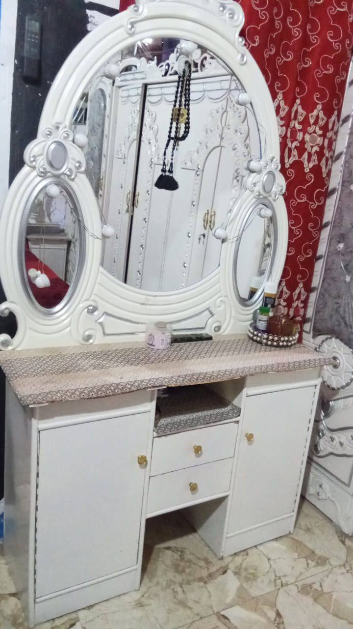 غرفة مستعملة للبيع نضافتهة 100/90
غرفة جديدة لسعر ٦٠٠
المكان بغداد ام لكبر ‏‪***********‬‏
