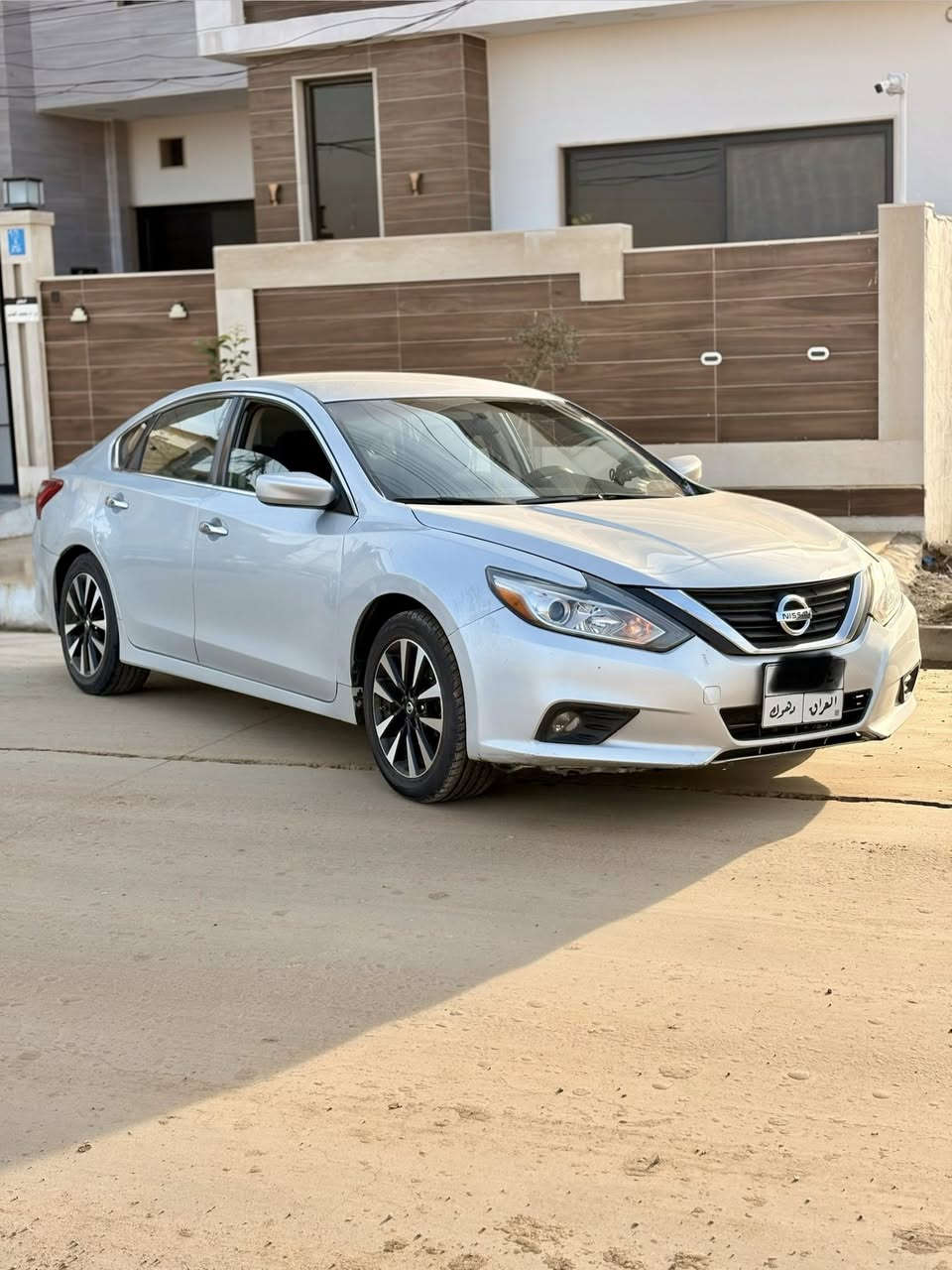 ALTIMA / 2018
سلفر 
رقم دهوك
محرك 2.5 VVT المرغوب 
مشي السيارة 160 الف 

مواصفات السيارة  SV : 
1-بصمة
2-تشغيل عن بعد
3-كشن كهرباء
4-ويل كب 
5-لايت زينون 
6-ليد امامي
7-تحديد مسار 
8-رادارات
وبعد بيها مواصفات…. 

ضرر السيارة ( جاملغ خلفي بدون داخل ) 

مكان السيارة ( موصل ) 

السعر ( 120 ) وبيها مجال بسيط 

الارقام: 
***********
***********
