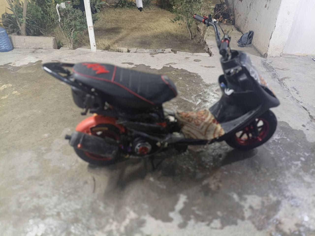 ماكس للبيع شلعه ومعدل بوشه 49مفتوحه دراجه خير من الله هندر واحد وياهة شيال رياضي بعدني مشاده عوزهة بس برغي مكسور بلكور مال الصالنصه الميشتري ليعلق ولا يطب ضفيره جديده*********** او مراوس
