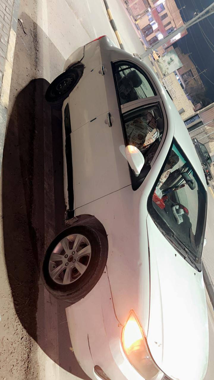 ليفان 620 موديل 12 مكفوله من الضربه والصبغ فقط طخات بلجاملغ الامامي بسيطه تحويل ثاني يوم مكان واسط الكوت رقم كربلاء السعر 42 وبيهه مجال
***********
