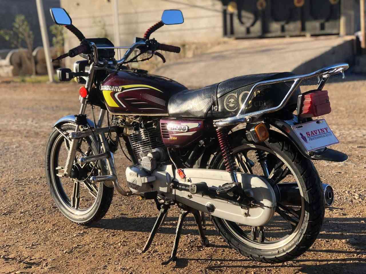 سيفان موديل 22 بي أوراق محرك مكفول ممفتوح دراجه شخط مابي كله شغال مابي نقص السعر 600 بي مجال ًًً مكان رمادي جويبه     ***********
